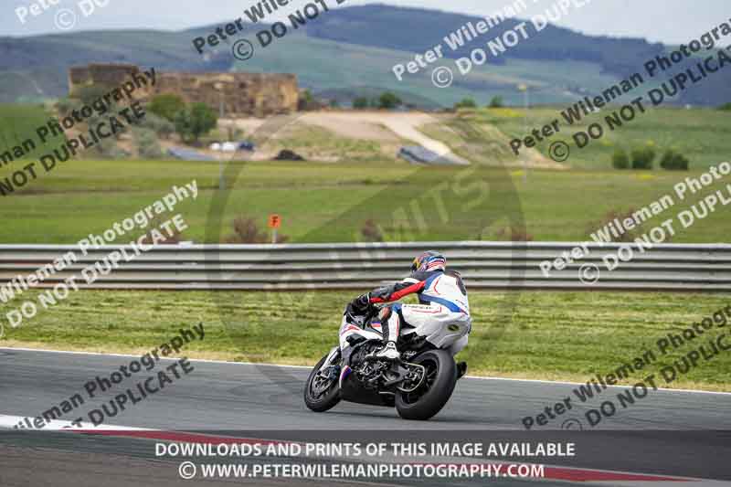 cadwell no limits trackday;cadwell park;cadwell park photographs;cadwell trackday photographs;enduro digital images;event digital images;eventdigitalimages;navarra;no limits trackdays;peter wileman photography;racing digital images;trackday digital images;trackday photos